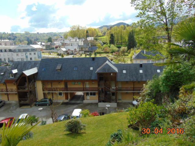 Studio Proche Des Thermes En Rez-De-Chaussee Avec Place De Parking Apartment Bagneres-de-Bigorre Bagian luar foto